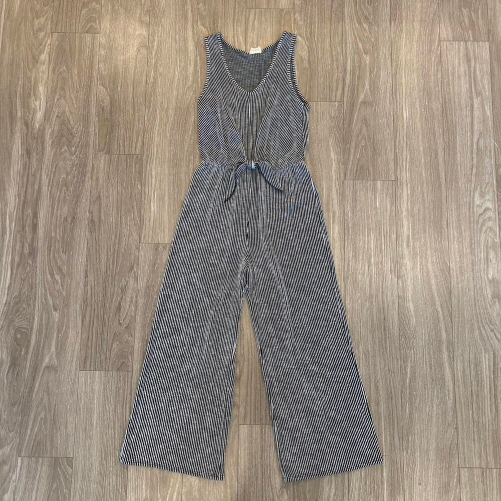 Caution to the Wind Grey and White Striped Jumpsuit Comfortable Tie Waist Sz M